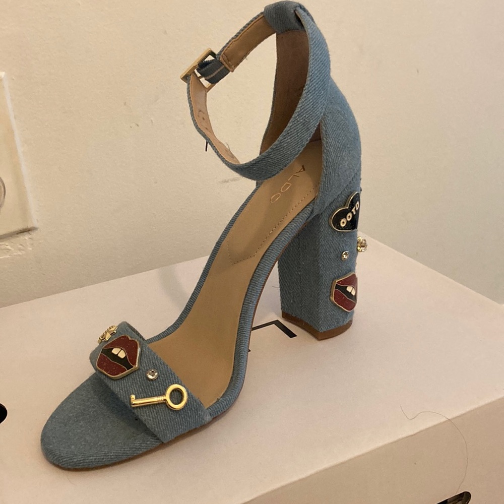 Denim sandals worn twice very good condition